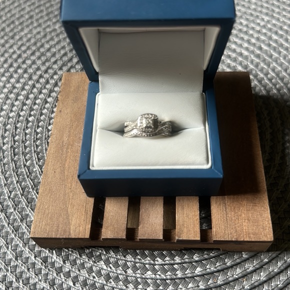 Days Jeweler’s Engagement Ring - Picture 2 of 4